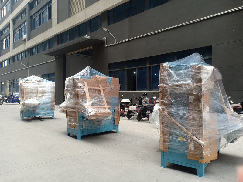 同步滑臺高周波熔斷機出貨圖