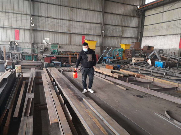 廢鋼破碎機(jī)廠家正式復(fù)工生產(chǎn)，生產(chǎn)車間消毒中