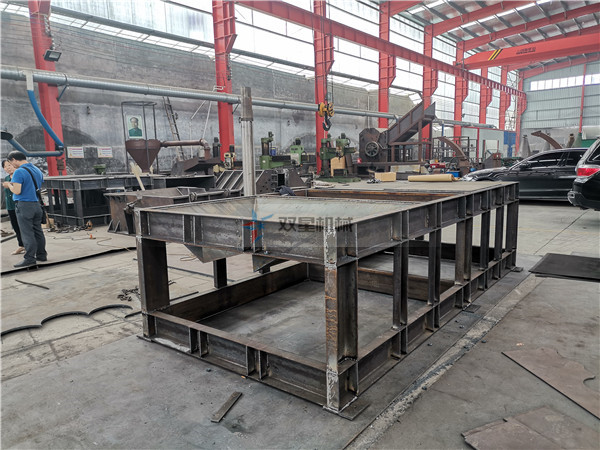 <a href='http://haizhiyu.cn/psxl/4.html' target='_blank'><span>廢鋼破碎機(jī)</span></a>設(shè)備客戶現(xiàn)場(chǎng)考察