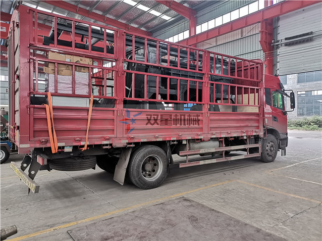 金屬撕碎機(jī)1400型發(fā)貨